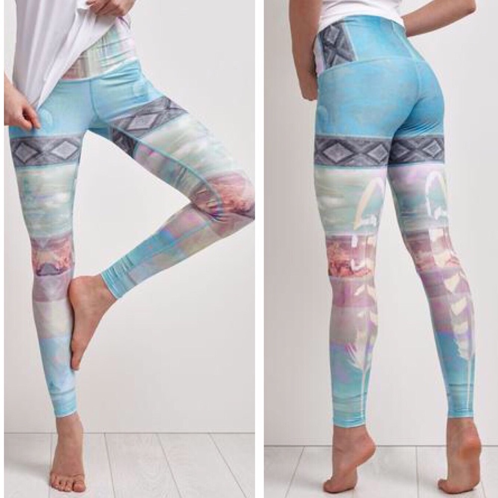 NWOT Teeki Hot Pant Printed Yoga Leggings XS